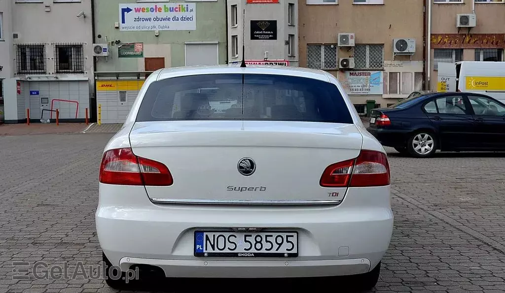 SKODA Superb 