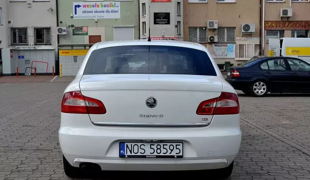 SKODA Superb 