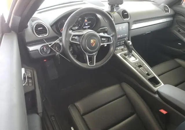 PORSCHE 718 Boxster PDK