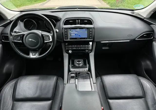 JAGUAR F-Pace D200 AWD R-Dynamic HSE 90th Anniversary Edition