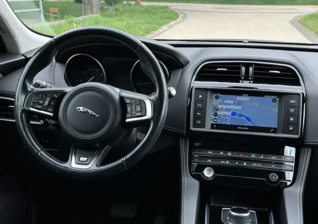 JAGUAR F-Pace D200 AWD R-Dynamic HSE 90th Anniversary Edition