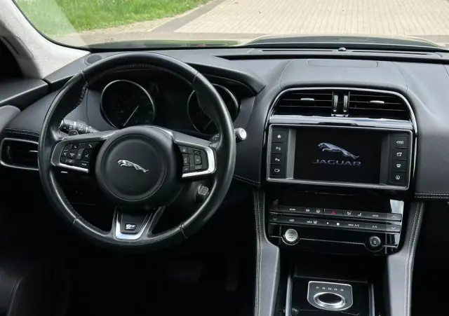 JAGUAR F-Pace D200 AWD R-Dynamic HSE 90th Anniversary Edition