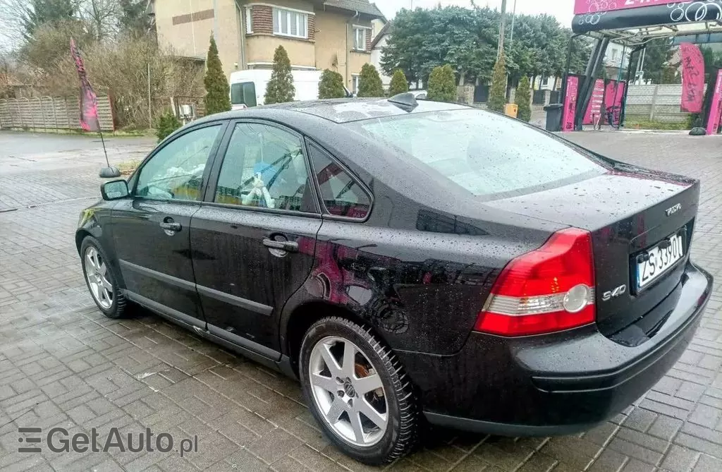 VOLVO S40 