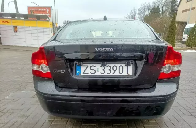 VOLVO S40 