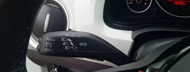 VOLKSWAGEN Up! 1.0 (75 KM)