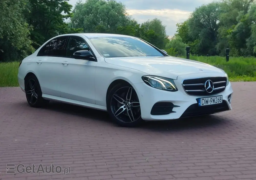 MERCEDES-BENZ Klasa E 220 d 4-Matic 9G-TRONIC