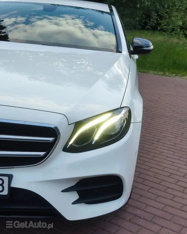 MERCEDES-BENZ Klasa E 220 d 4-Matic 9G-TRONIC