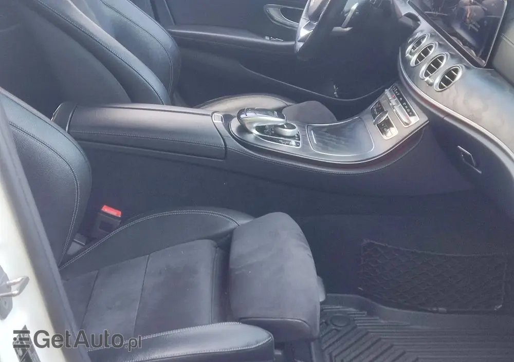 MERCEDES-BENZ Klasa E 220 d 4-Matic 9G-TRONIC