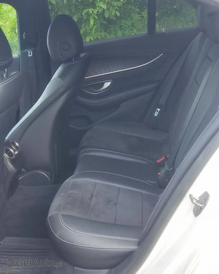 MERCEDES-BENZ Klasa E 220 d 4-Matic 9G-TRONIC