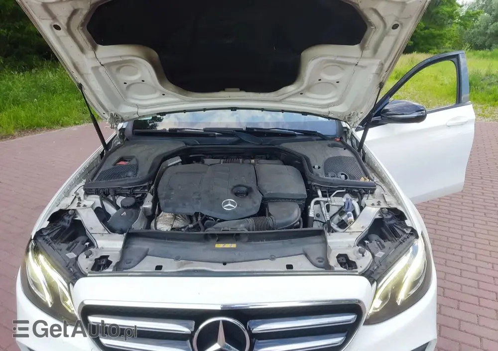 MERCEDES-BENZ Klasa E 220 d 4-Matic 9G-TRONIC