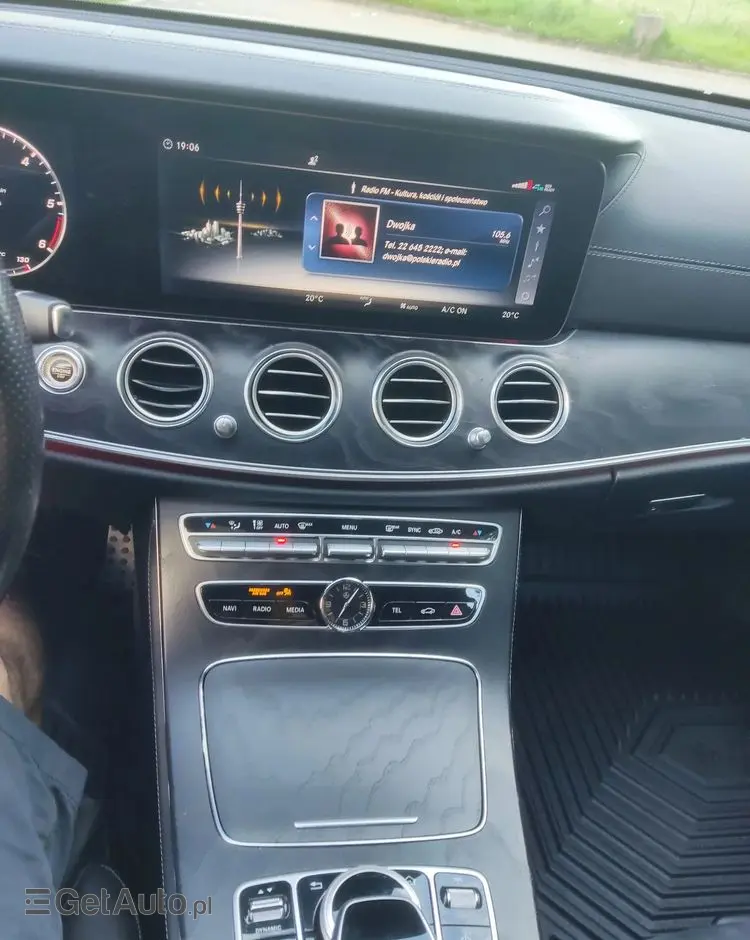 MERCEDES-BENZ Klasa E 220 d 4-Matic 9G-TRONIC