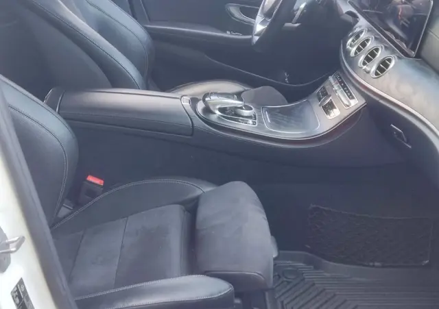 MERCEDES-BENZ Klasa E 220 d 4-Matic 9G-TRONIC