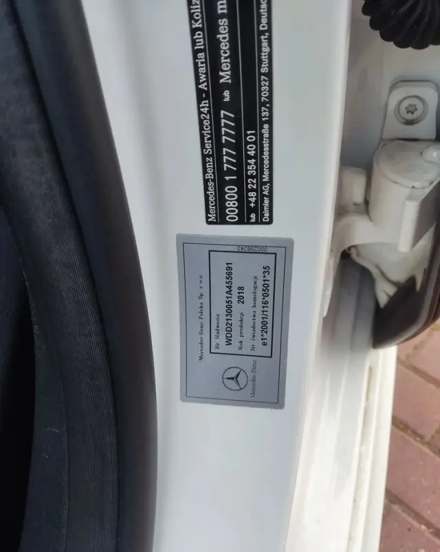 MERCEDES-BENZ Klasa E 220 d 4-Matic 9G-TRONIC