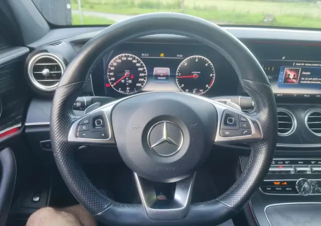 MERCEDES-BENZ Klasa E 220 d 4-Matic 9G-TRONIC