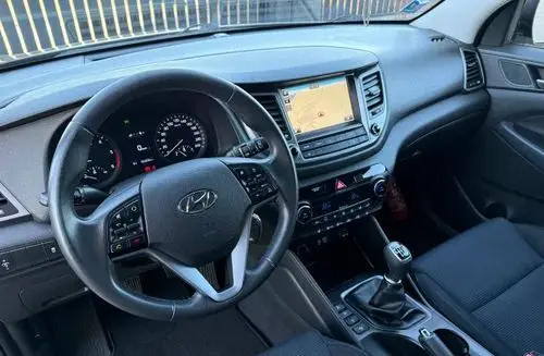 HYUNDAI Tucson 