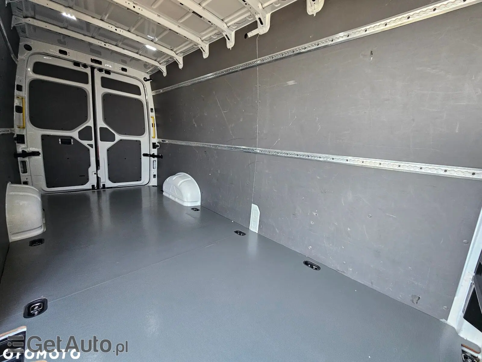 VOLKSWAGEN Crafter L