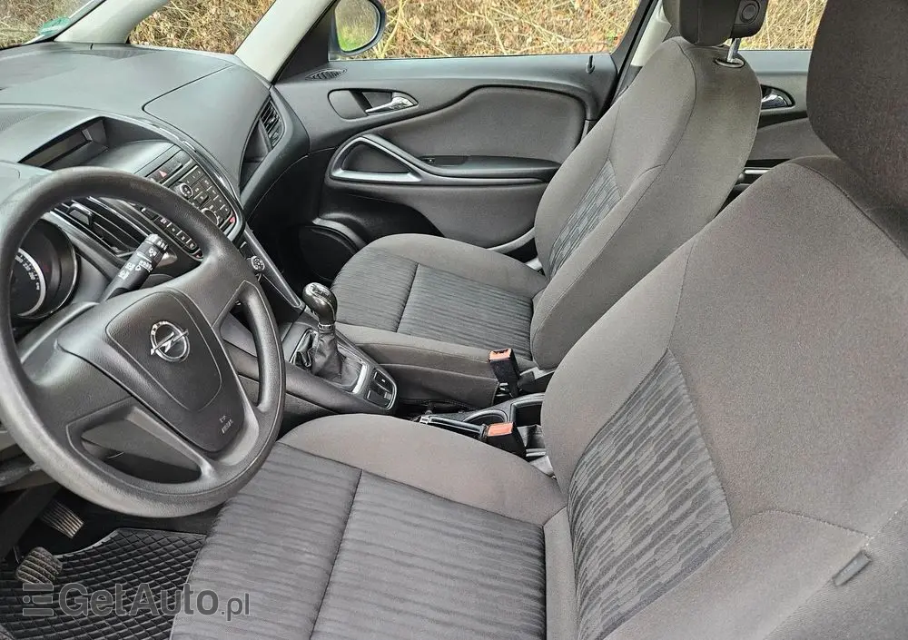OPEL Zafira Tourer 1.8 Active