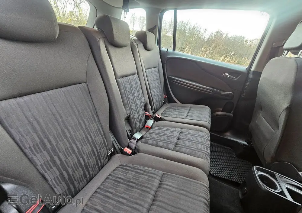 OPEL Zafira Tourer 1.8 Active