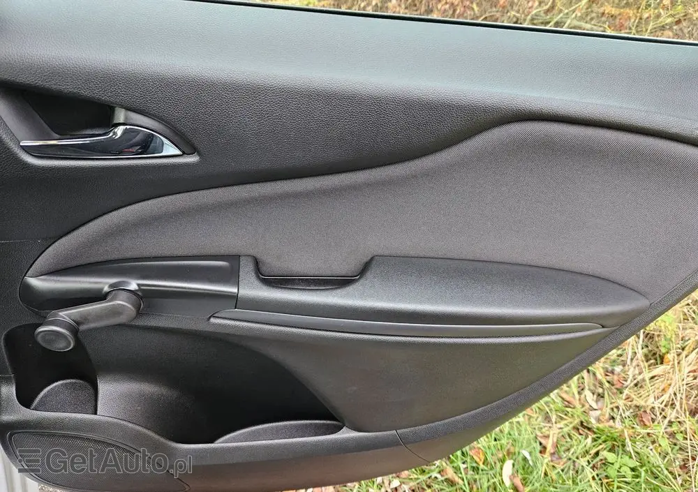 OPEL Zafira Tourer 1.8 Active