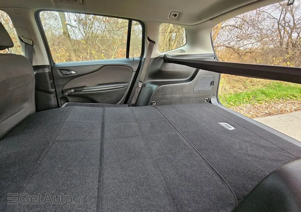 OPEL Zafira Tourer 1.8 Active