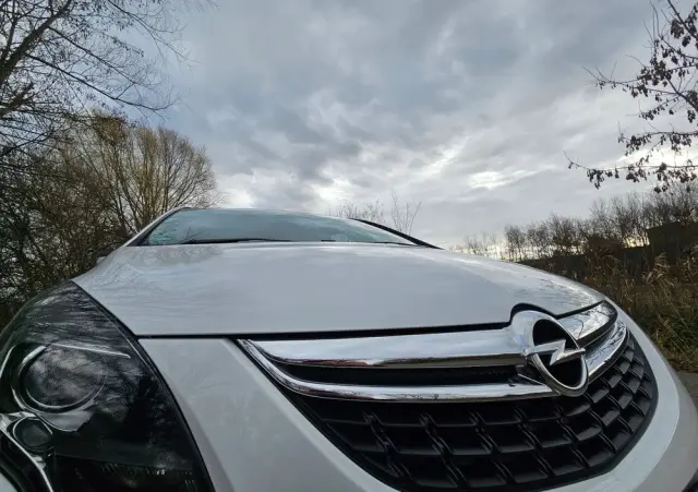 OPEL Zafira Tourer 1.8 Active