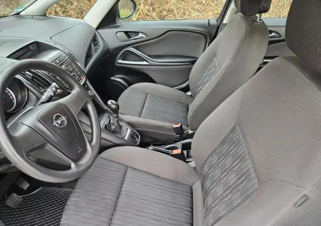 OPEL Zafira Tourer 1.8 Active