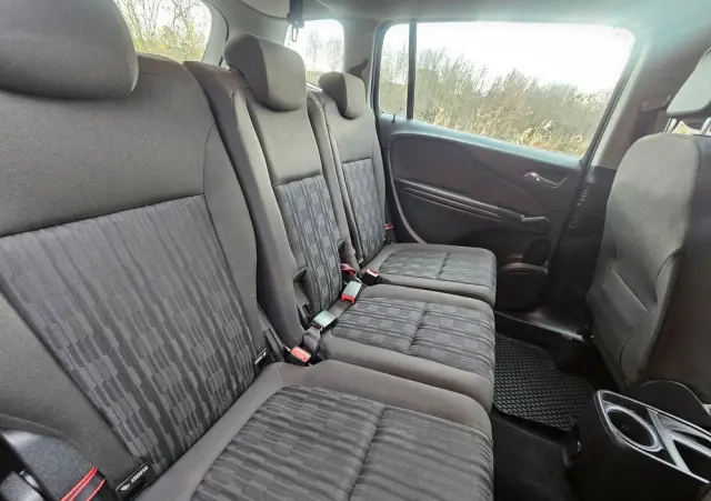 OPEL Zafira Tourer 1.8 Active