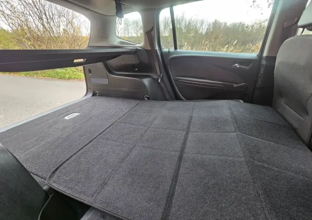 OPEL Zafira Tourer 1.8 Active