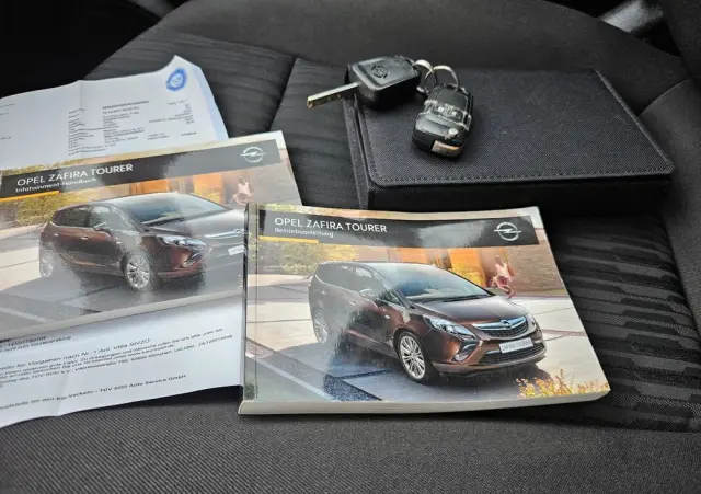 OPEL Zafira Tourer 1.8 Active