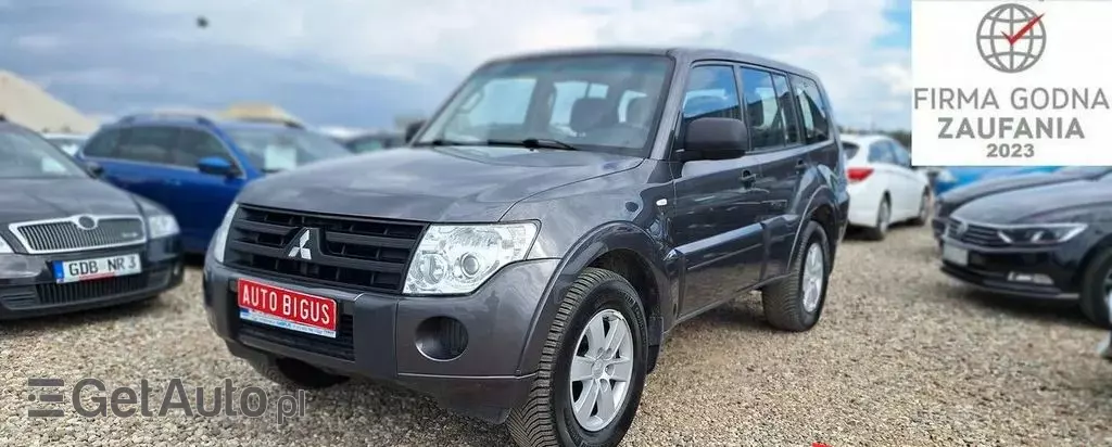 MITSUBISHI Pajero 
