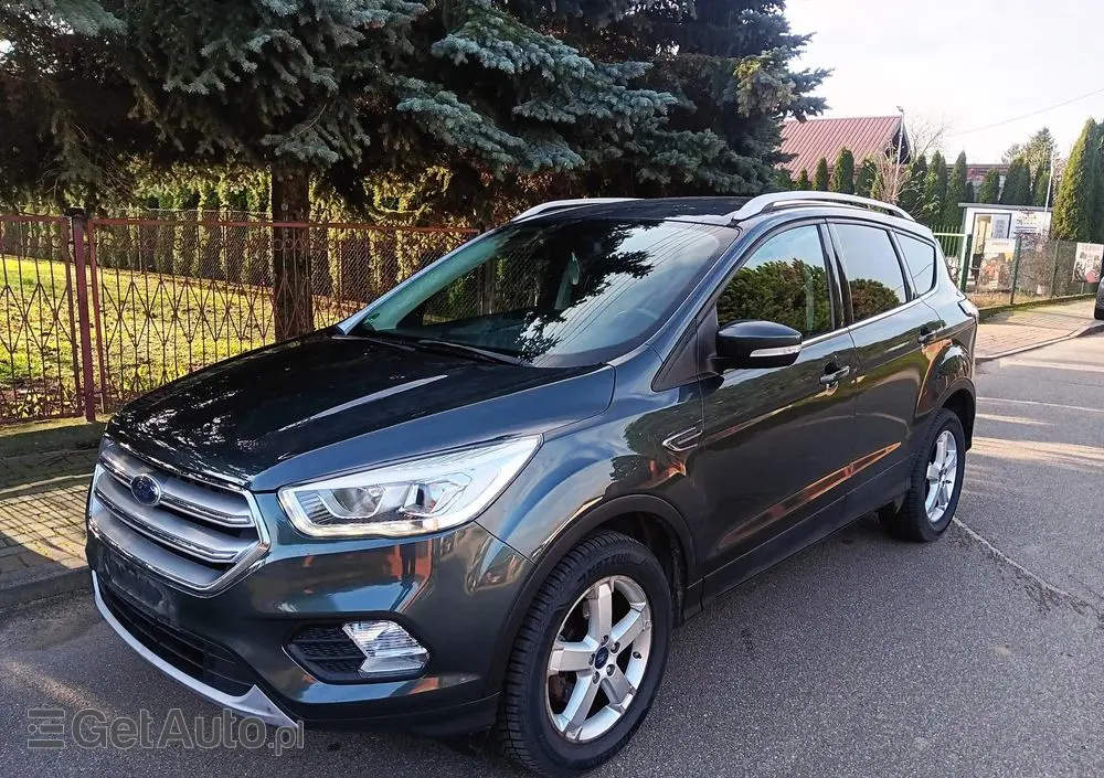 FORD Kuga 1.5 EcoBoost 2x4 Titanium
