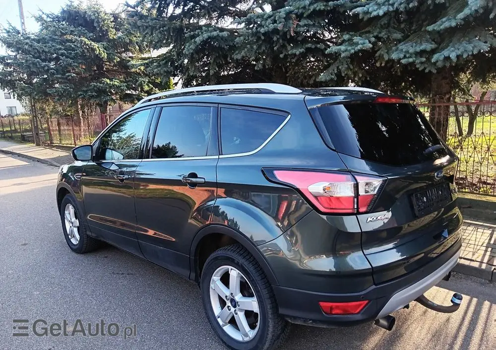 FORD Kuga 1.5 EcoBoost 2x4 Titanium