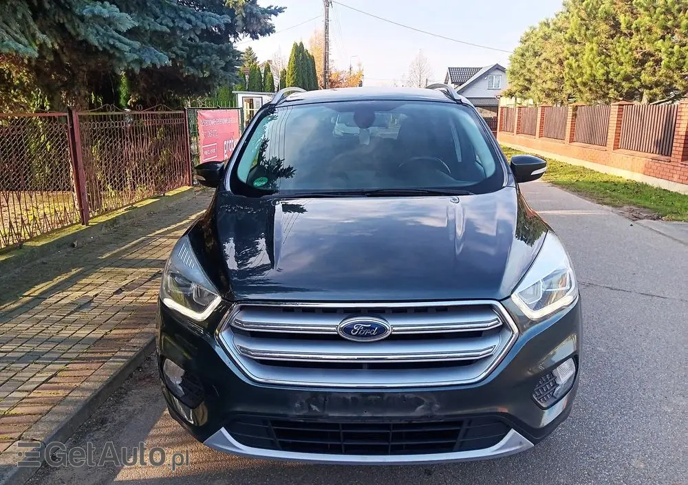 FORD Kuga 1.5 EcoBoost 2x4 Titanium