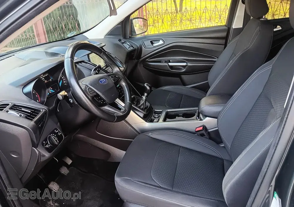 FORD Kuga 1.5 EcoBoost 2x4 Titanium
