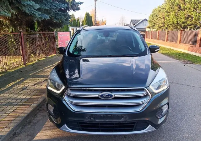 FORD Kuga 1.5 EcoBoost 2x4 Titanium