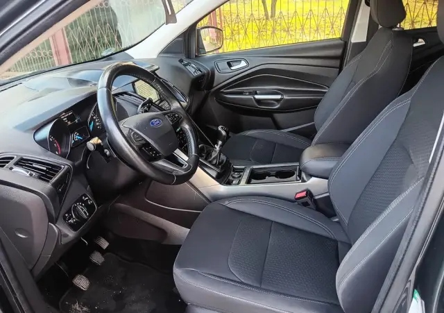 FORD Kuga 1.5 EcoBoost 2x4 Titanium