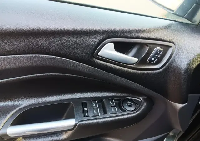 FORD Kuga 1.5 EcoBoost 2x4 Titanium