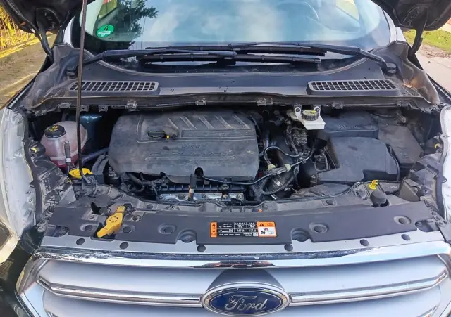 FORD Kuga 1.5 EcoBoost 2x4 Titanium