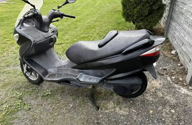 SUZUKI Burgman 