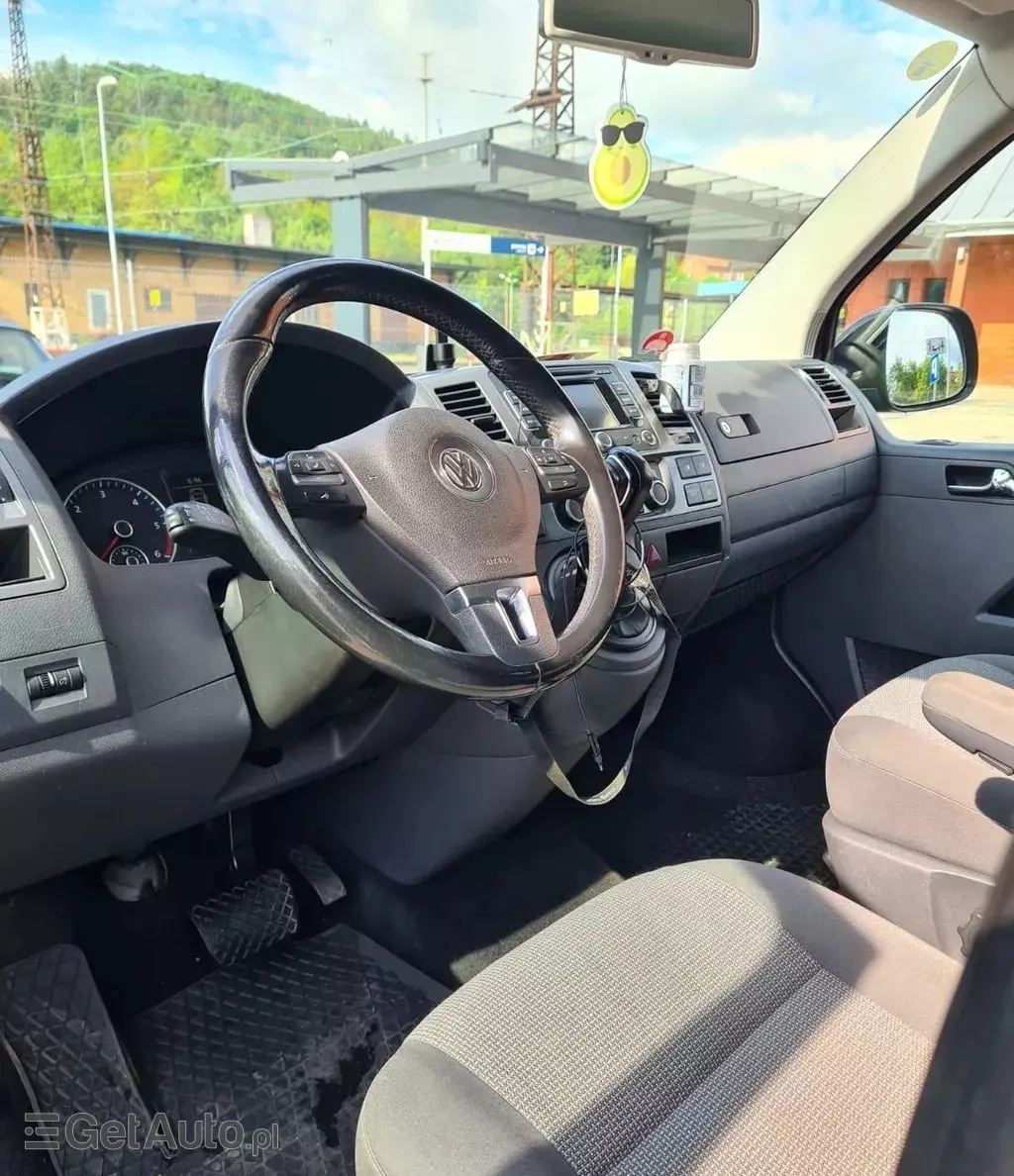 VOLKSWAGEN Caravelle 