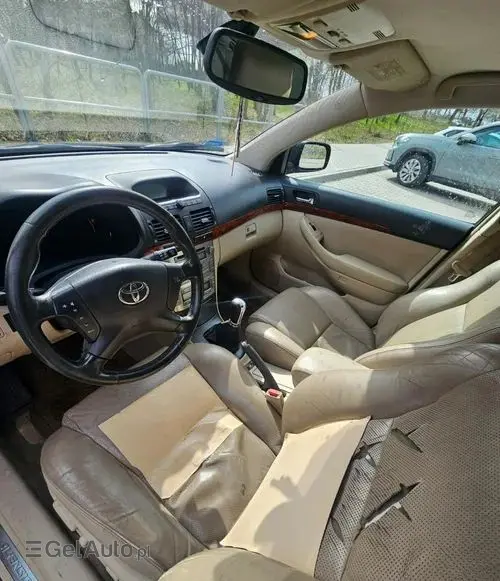 TOYOTA Avensis 