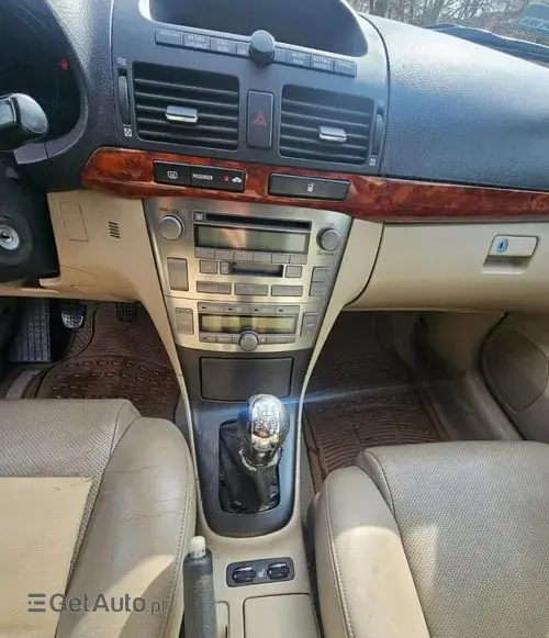 TOYOTA Avensis 