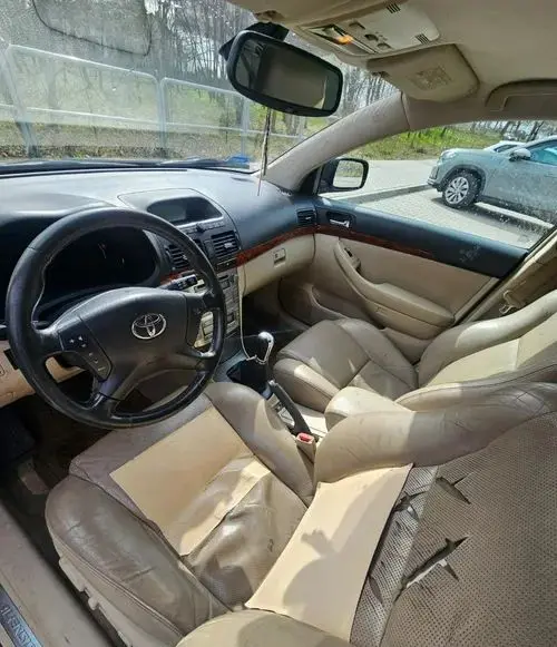 TOYOTA Avensis 