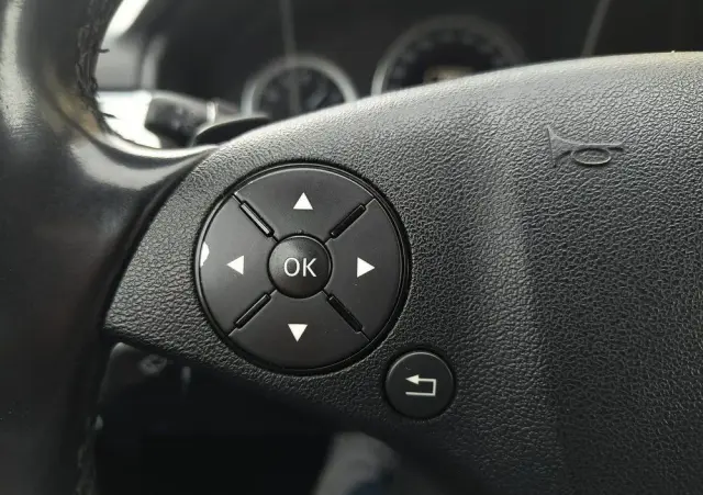 MERCEDES-BENZ Klasa E 350 CDI BlueEff Avantgarde