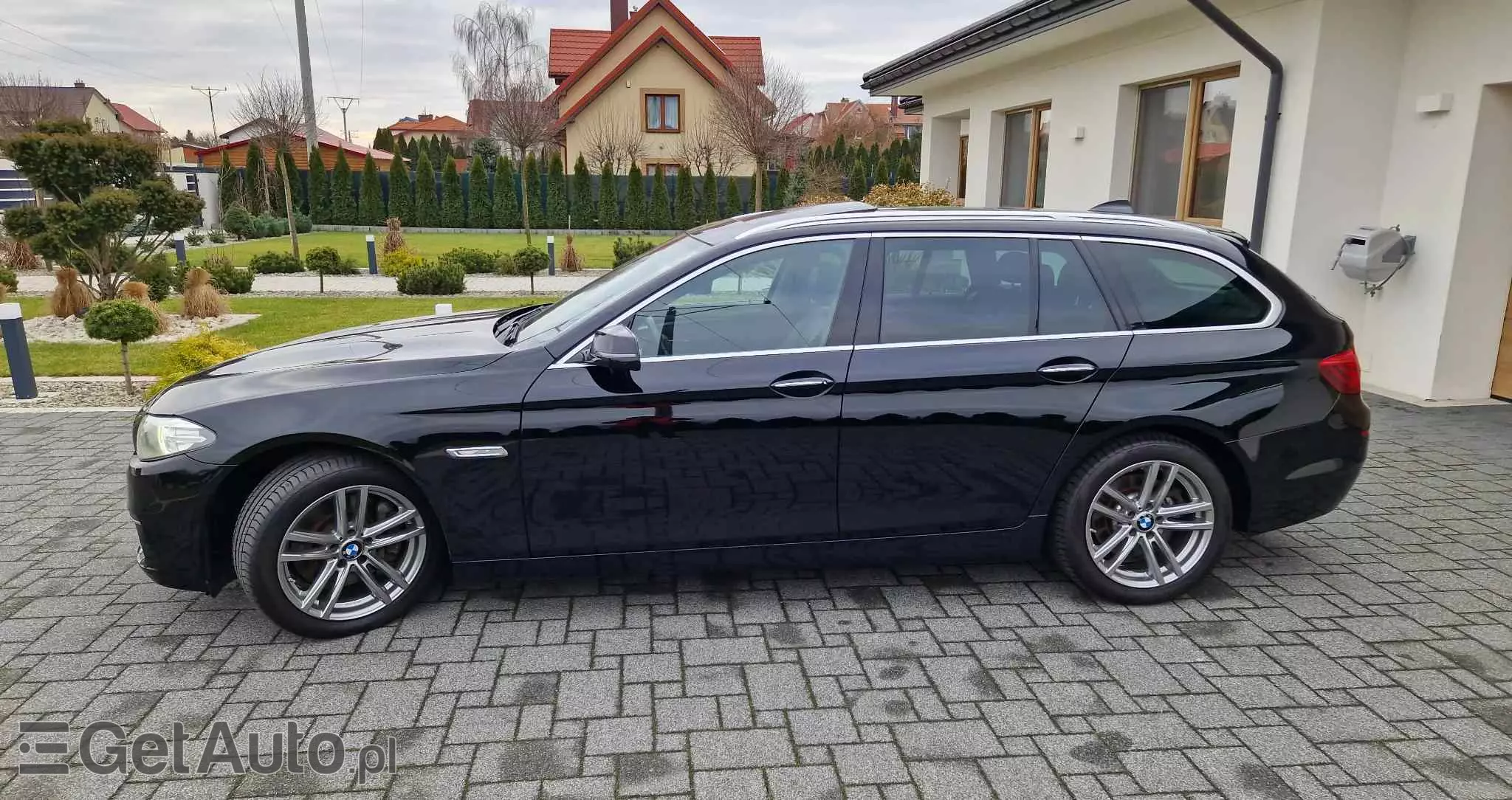 BMW Seria 5 525d xDrive Touring Sport-Aut Luxury Line