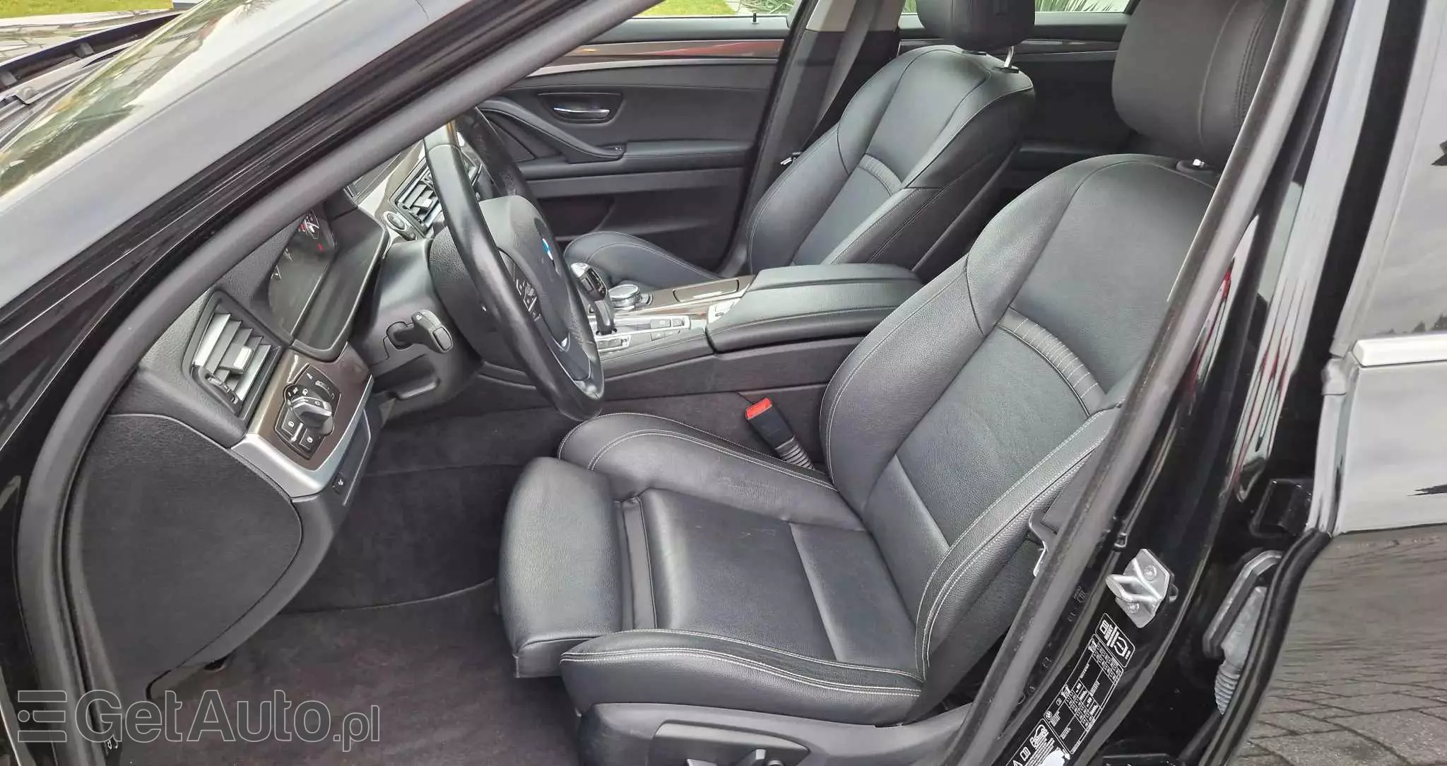 BMW Seria 5 525d xDrive Touring Sport-Aut Luxury Line