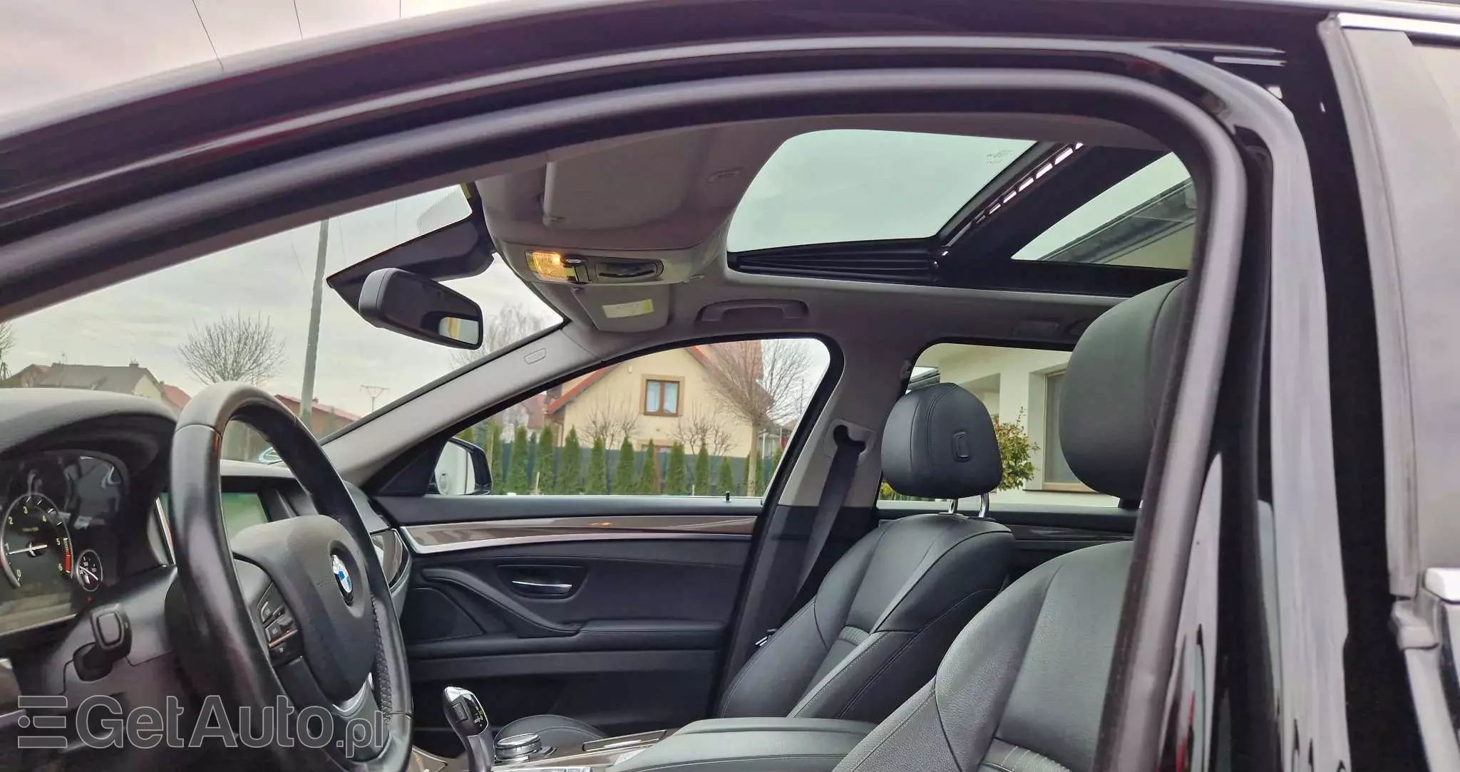 BMW Seria 5 525d xDrive Touring Sport-Aut Luxury Line