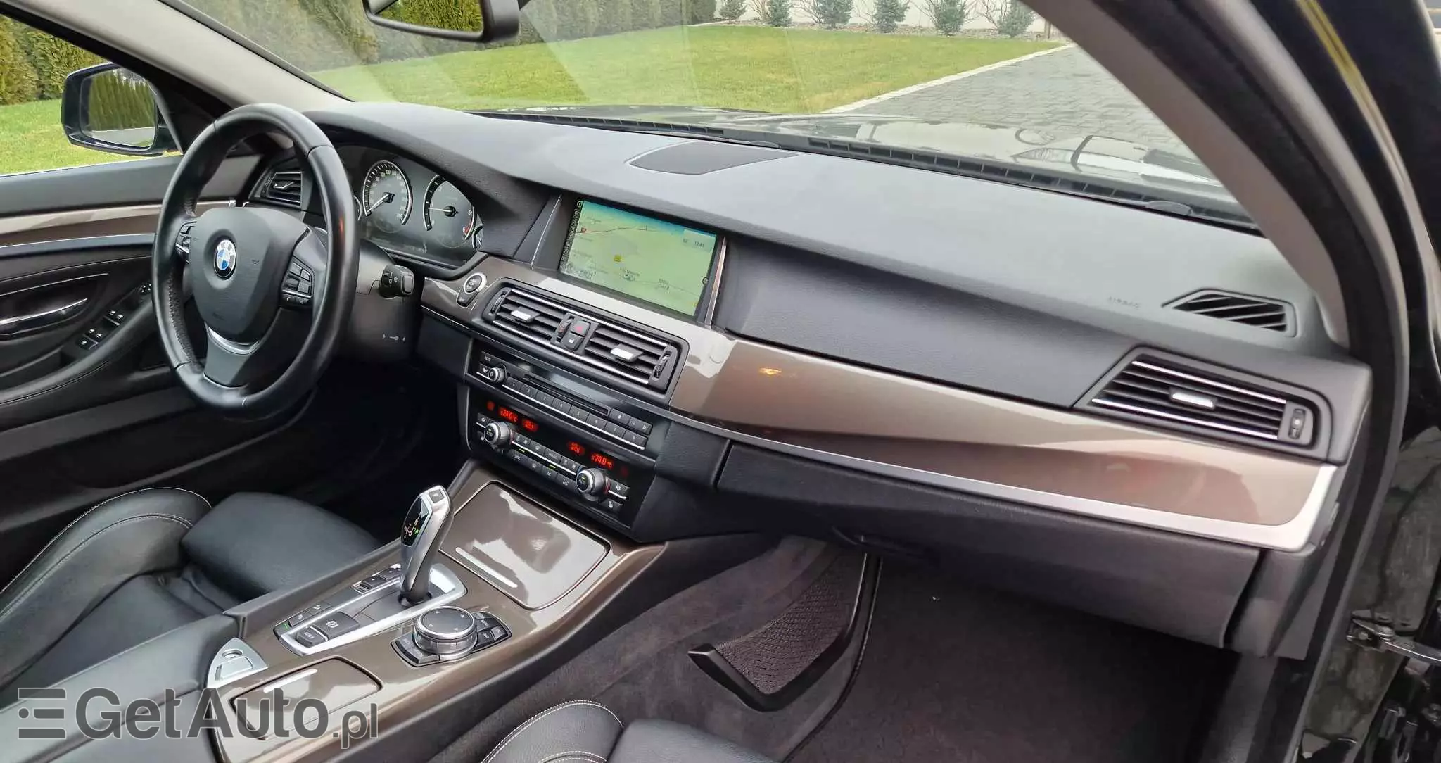 BMW Seria 5 525d xDrive Touring Sport-Aut Luxury Line