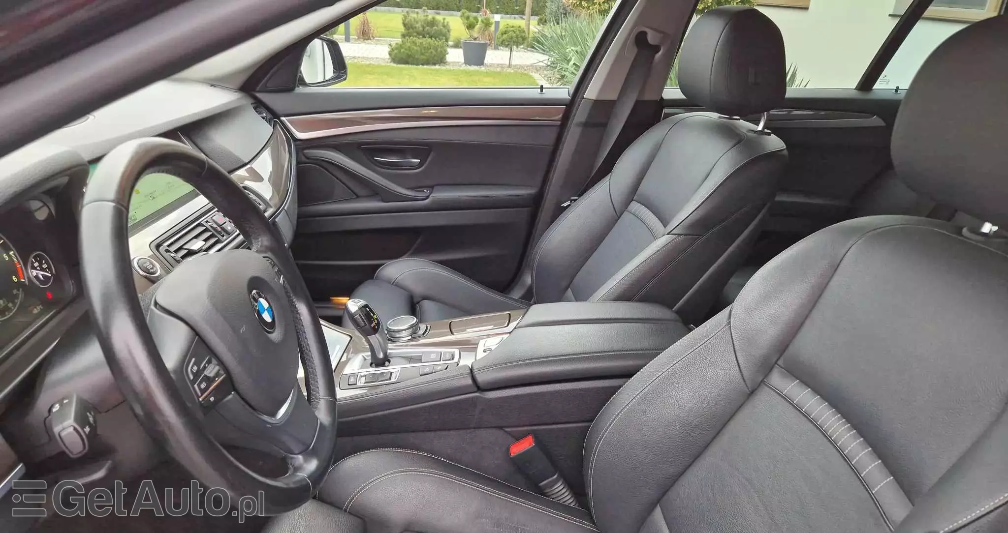 BMW Seria 5 525d xDrive Touring Sport-Aut Luxury Line