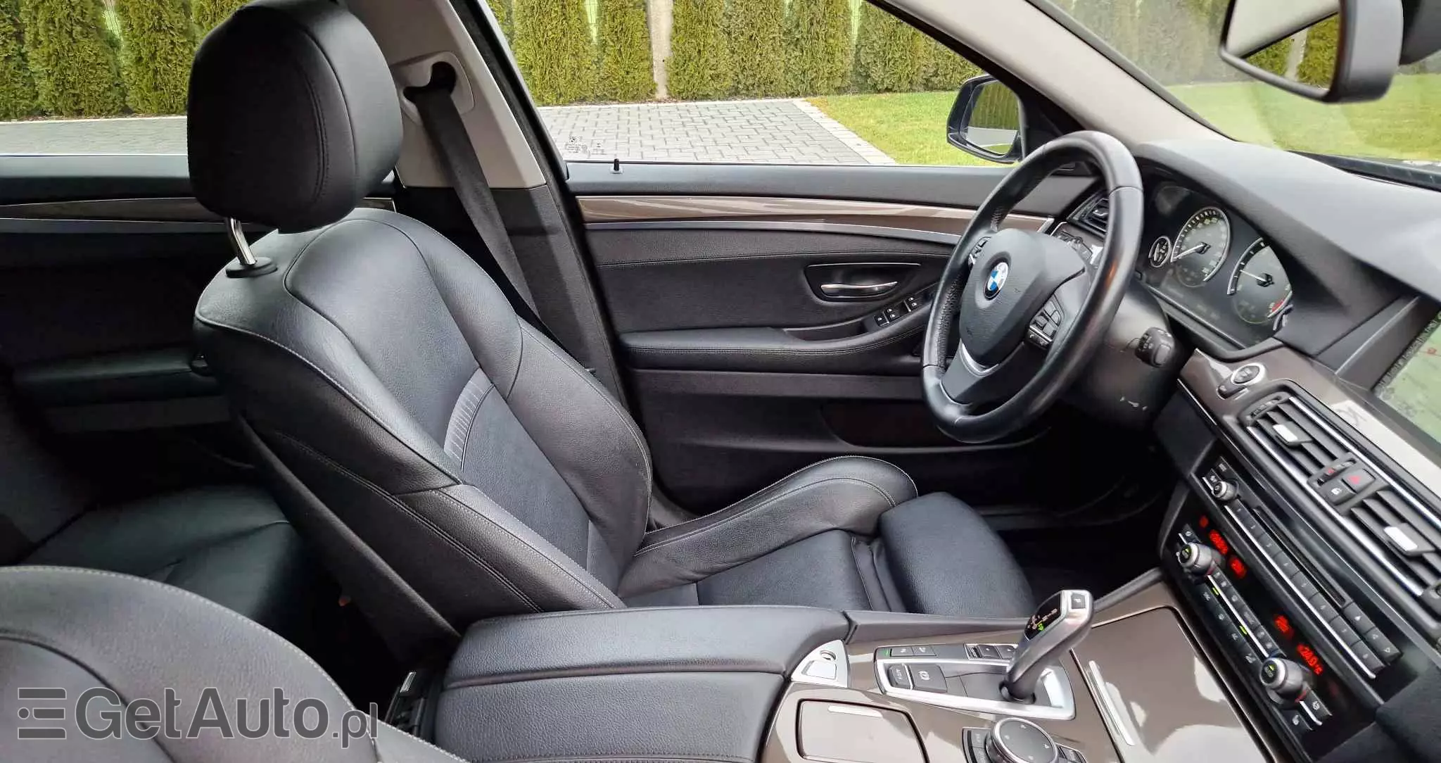 BMW Seria 5 525d xDrive Touring Sport-Aut Luxury Line